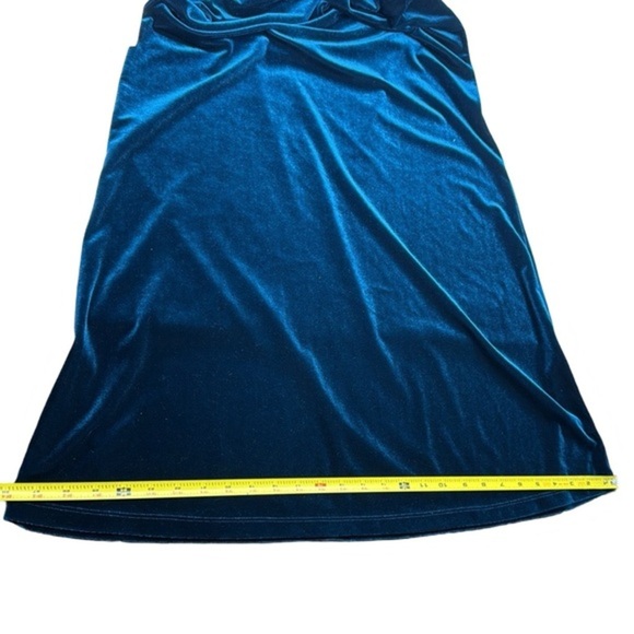 Elegant Queen Blue Sleeveless Stretch‎ Velvet Dress by Susan Graver - Picture 7 of 10